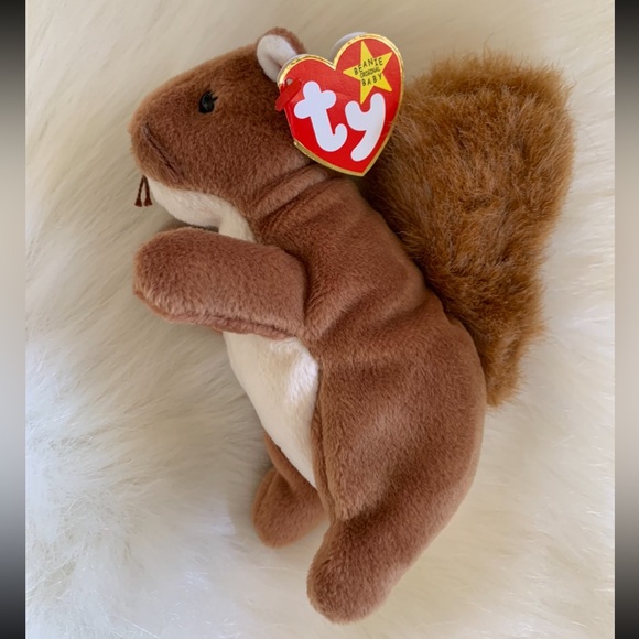 **NWT RARE COLLECTIBLE BEANIE BABY NUTS THE SQUIRREL NWT** - Picture 7 of 7